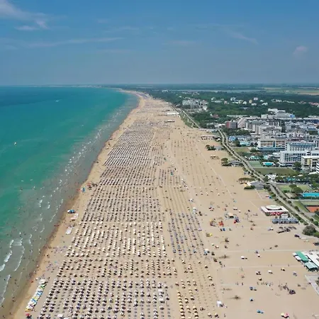 Three-room Bright Flat 150m From The Sea Appartement