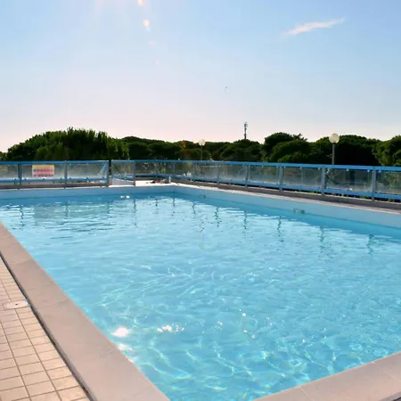 Sea Breeze And Rooftop Pool Apartment Bibione